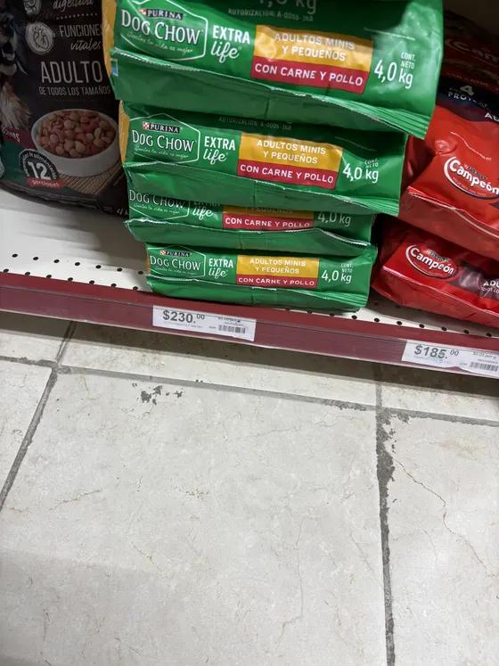 Foto 16 de la jornada: la compra de los insumos.