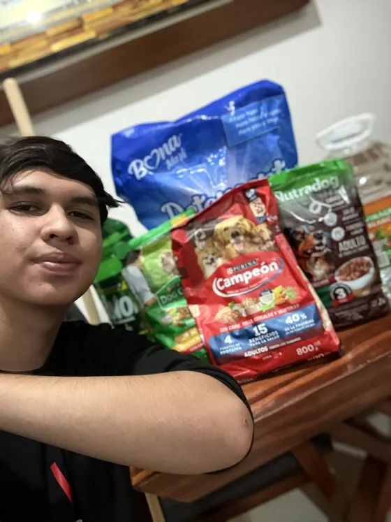 Foto 31 de la jornada: la compra de los insumos.